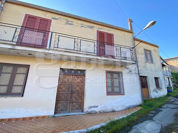 casa indipendente in vendita a Librizzi