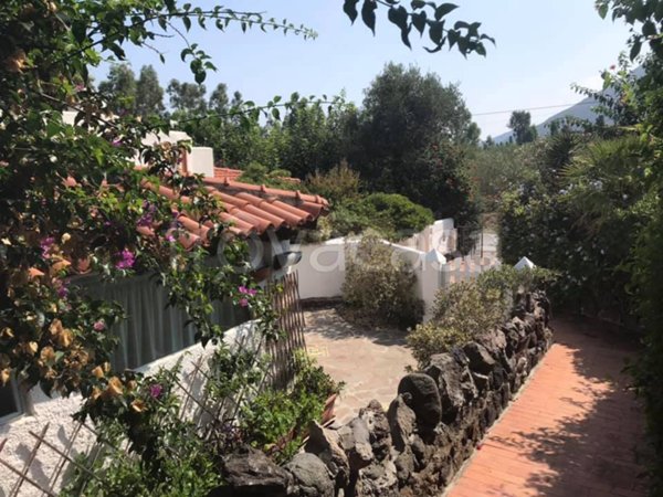 casa indipendente in vendita a Lipari