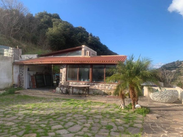 casa indipendente in vendita a Lipari