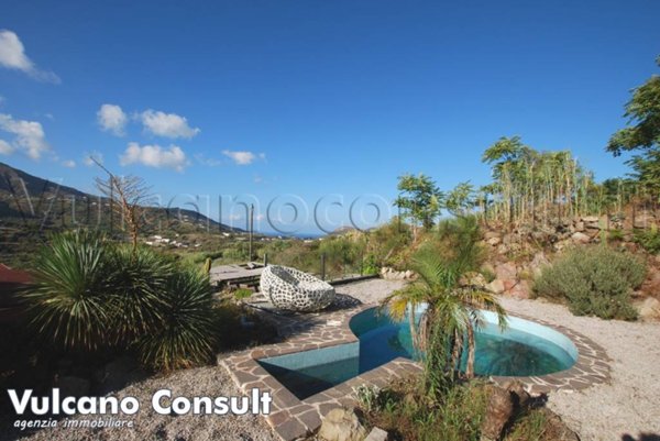 casa indipendente in vendita a Lipari
