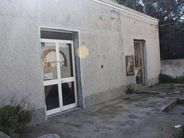 locale commerciale in vendita a Lipari