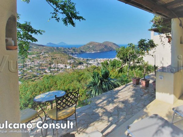 casa indipendente in vendita a Lipari
