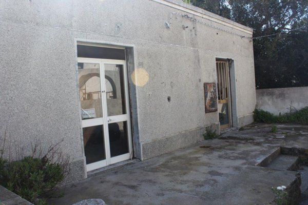 locale commerciale in vendita a Lipari