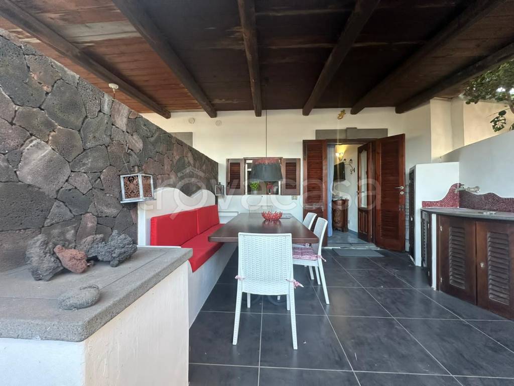 casa indipendente in vendita a Lipari