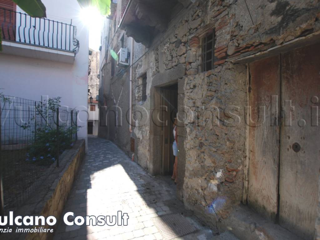 locale commerciale in vendita a Lipari