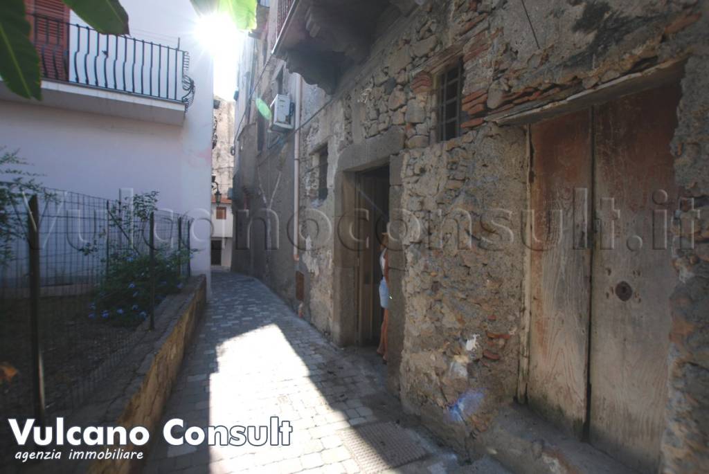 locale commerciale in vendita a Lipari
