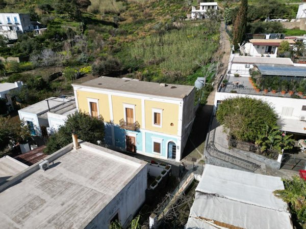 casa indipendente in vendita a Lipari
