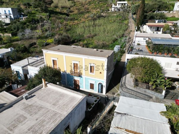 casa indipendente in vendita a Lipari
