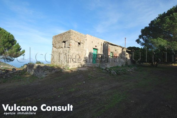 pentavano in vendita a Lipari