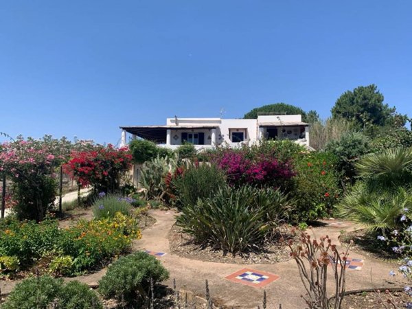 casa indipendente in vendita a Lipari