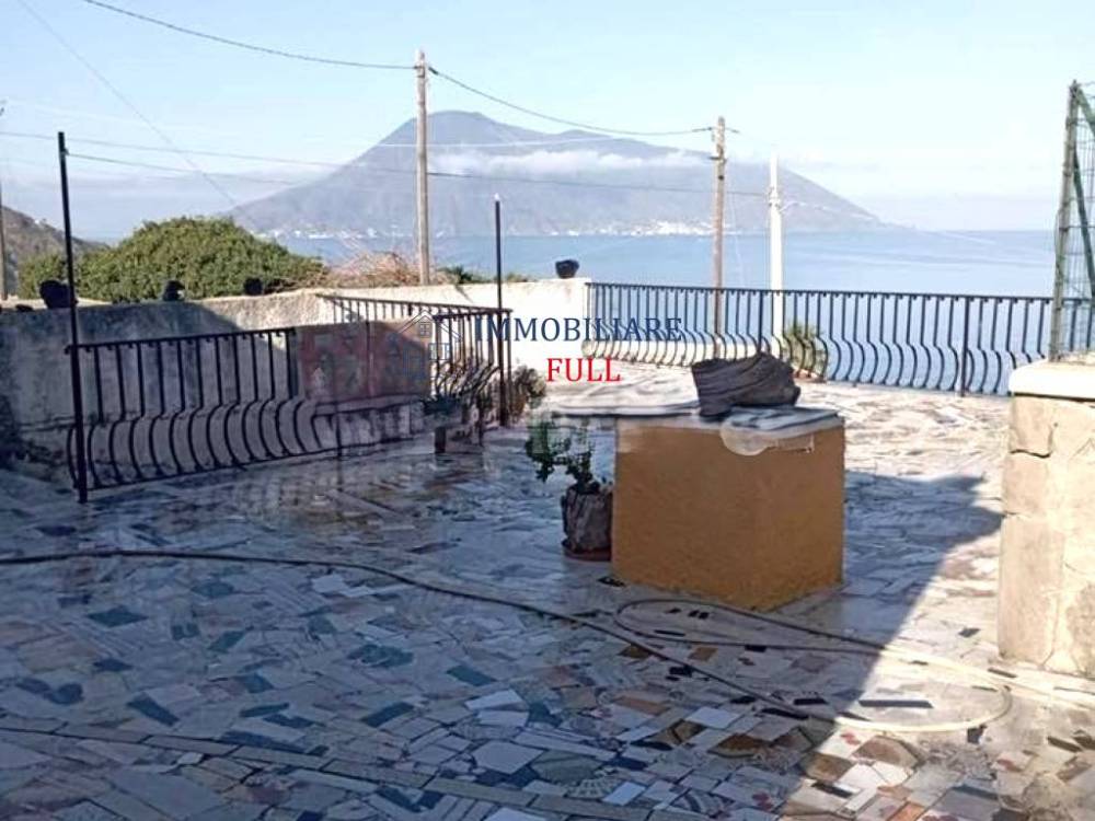 casa indipendente in vendita a Lipari