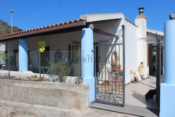 casa indipendente in vendita a Lipari