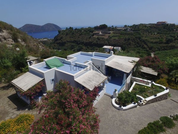 casa indipendente in vendita a Lipari