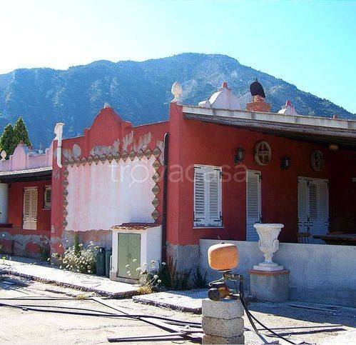 casa indipendente in vendita a Lipari