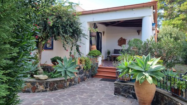 casa indipendente in vendita a Lipari
