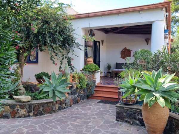 casa indipendente in vendita a Lipari