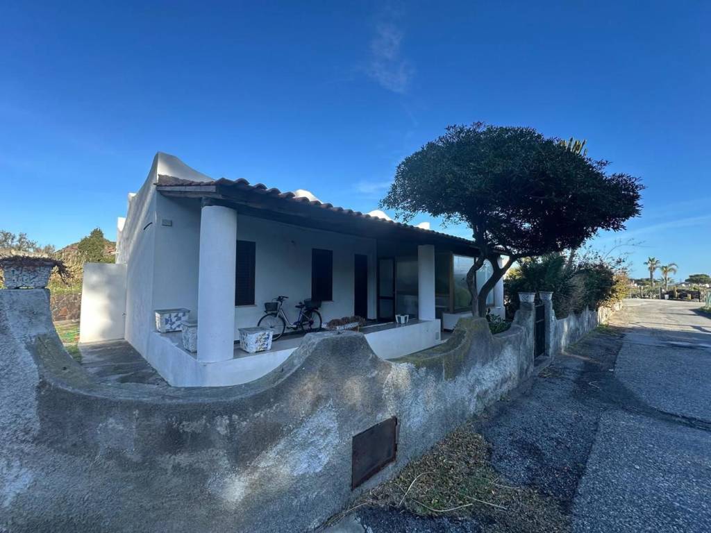 casa indipendente in vendita a Lipari
