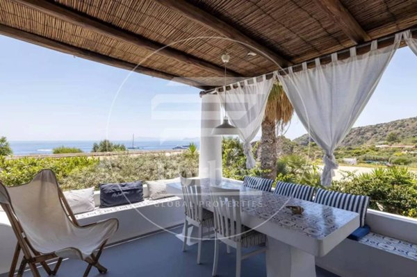 casa indipendente in vendita a Lipari