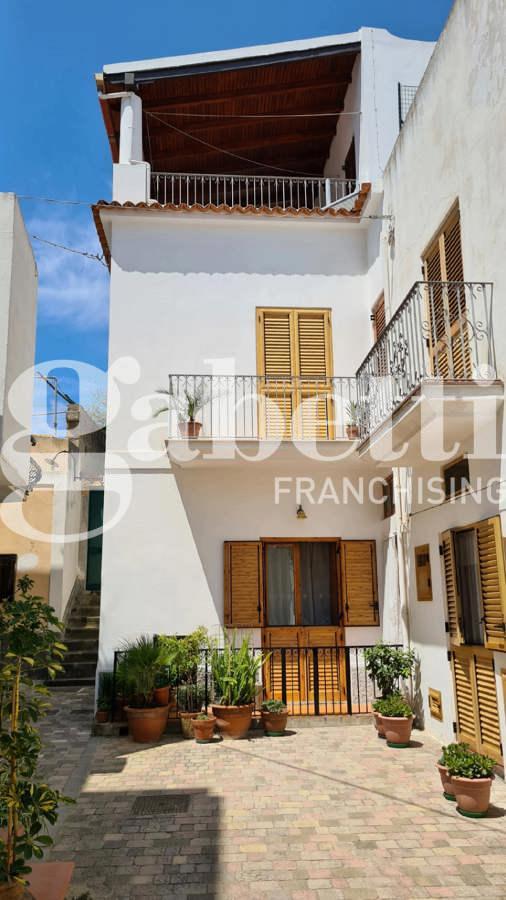 casa indipendente in vendita a Lipari