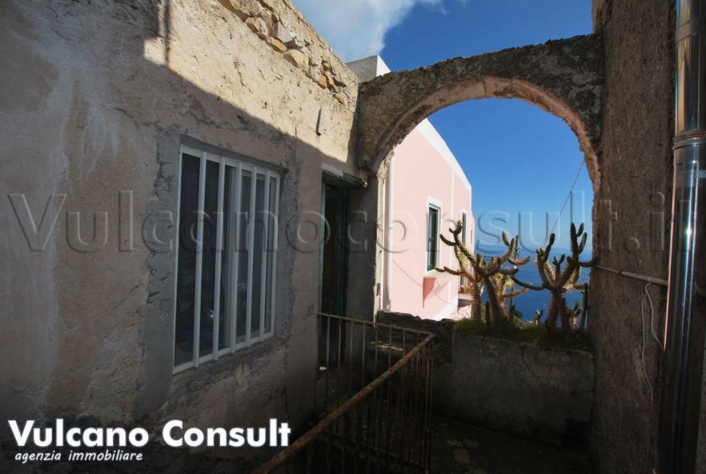 casa indipendente in vendita a Lipari