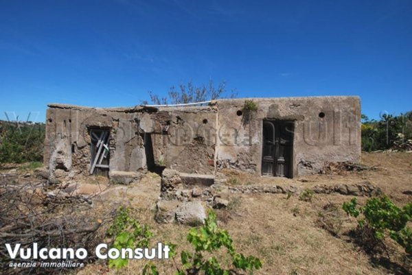 pentavano in vendita a Lipari