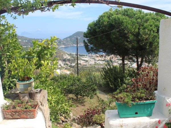 casa indipendente in vendita a Lipari