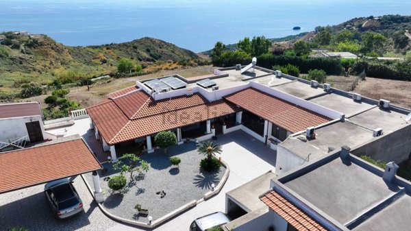 casa indipendente in vendita a Lipari