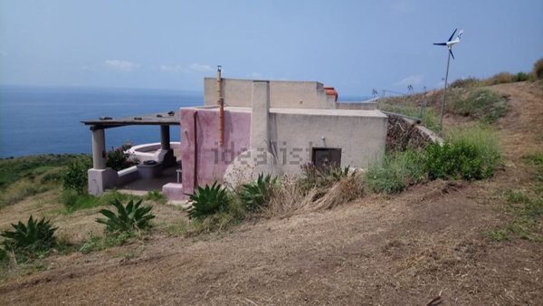 pentavano in vendita a Lipari
