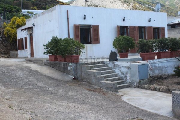 casa indipendente in vendita a Lipari