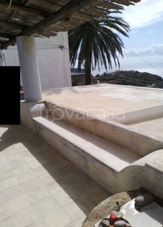casa indipendente in vendita a Lipari