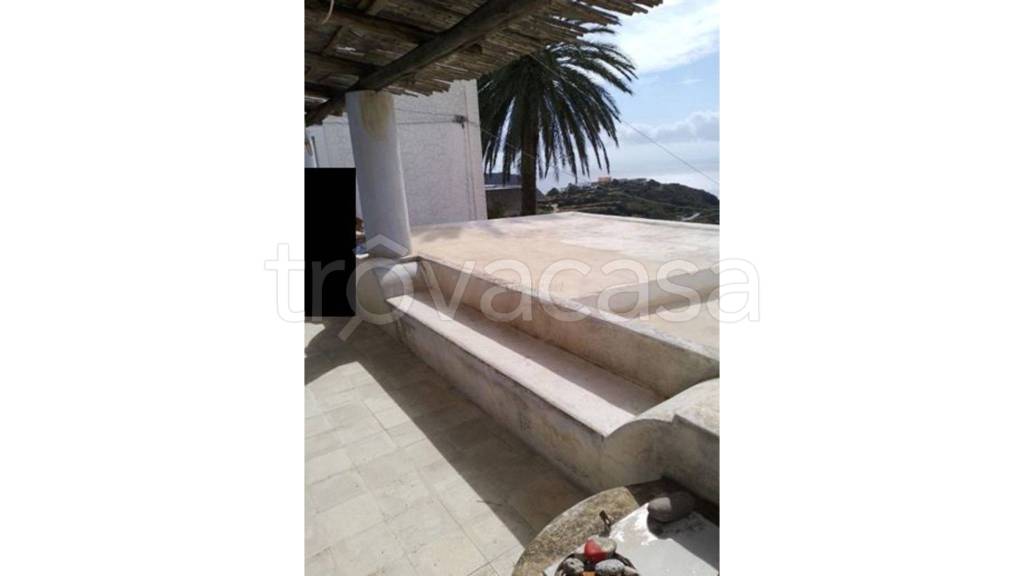 casa indipendente in vendita a Lipari