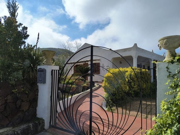 casa indipendente in vendita a Lipari