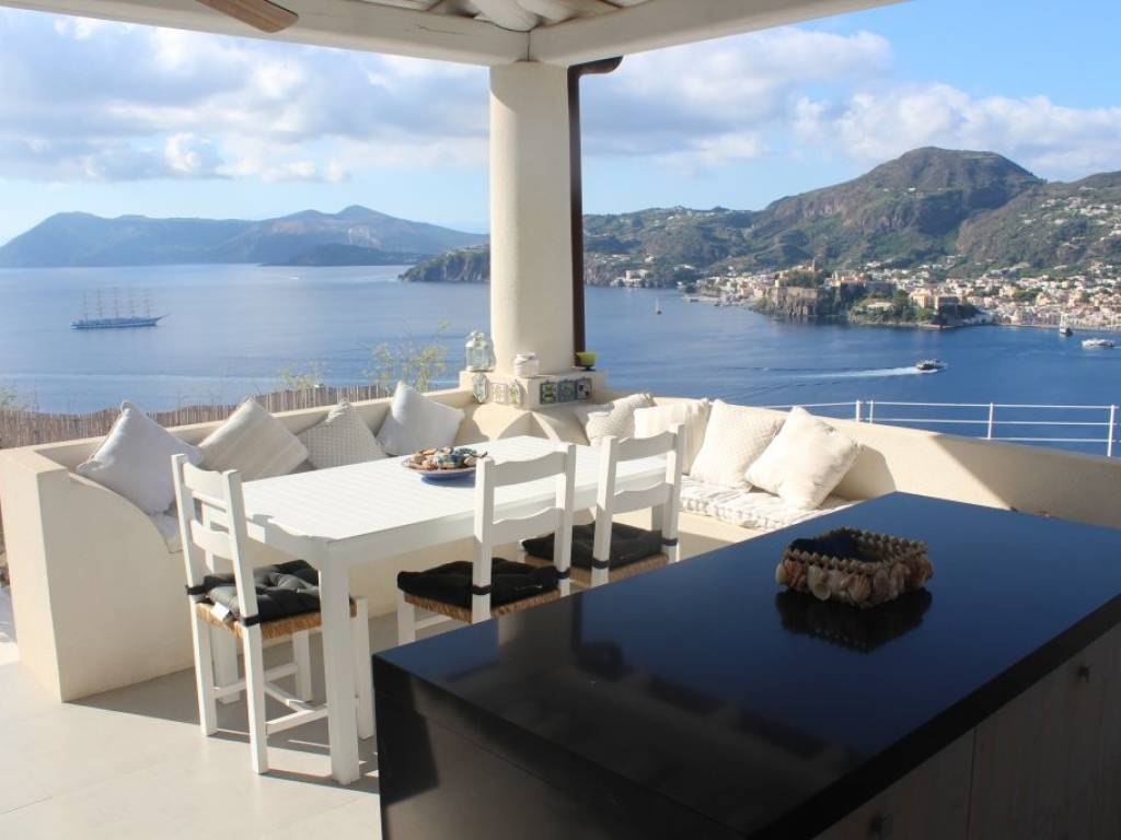 casa indipendente in vendita a Lipari