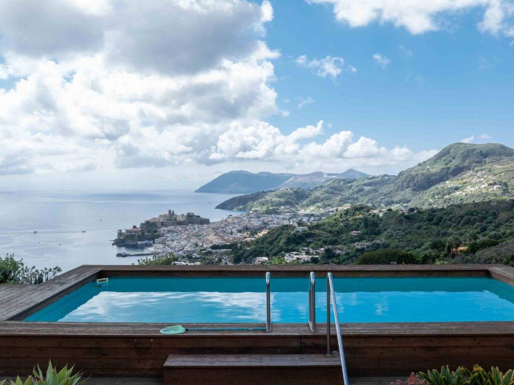 casa indipendente in vendita a Lipari