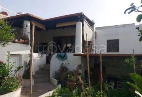 casa indipendente in vendita a Lipari