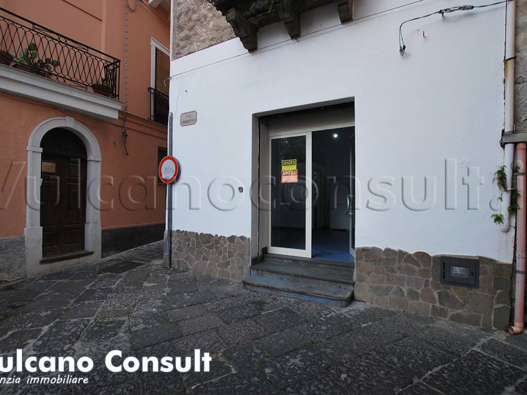 locale commerciale in vendita a Lipari