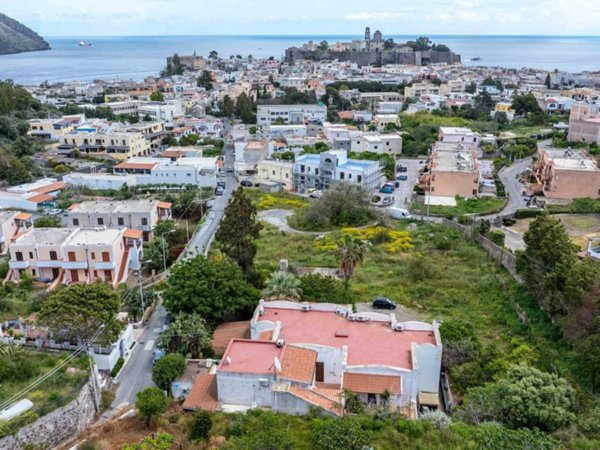 intera palazzina in vendita a Lipari