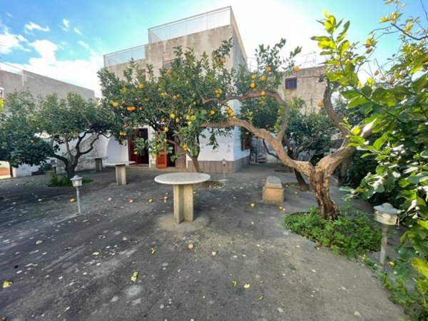 casa indipendente in vendita a Lipari