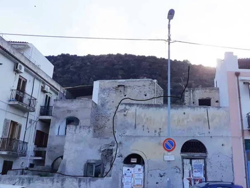 casa indipendente in vendita a Lipari