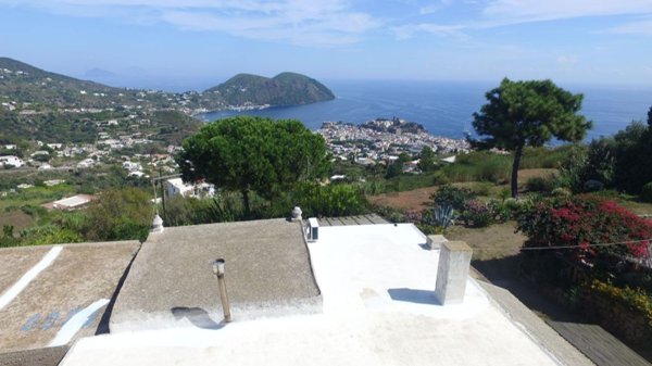casa indipendente in vendita a Lipari