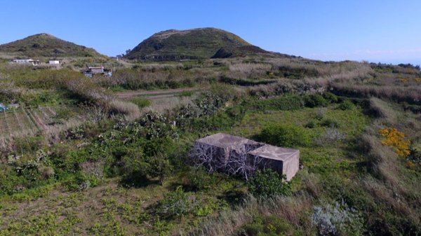 pentavano in vendita a Lipari