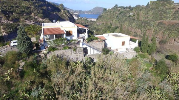 casa indipendente in vendita a Lipari