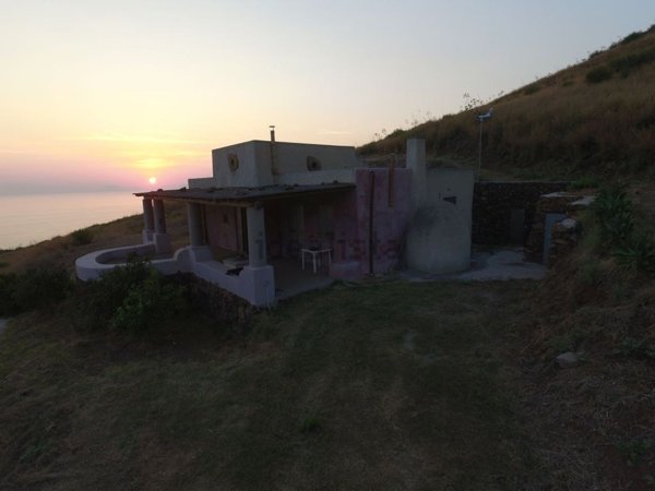 pentavano in vendita a Lipari