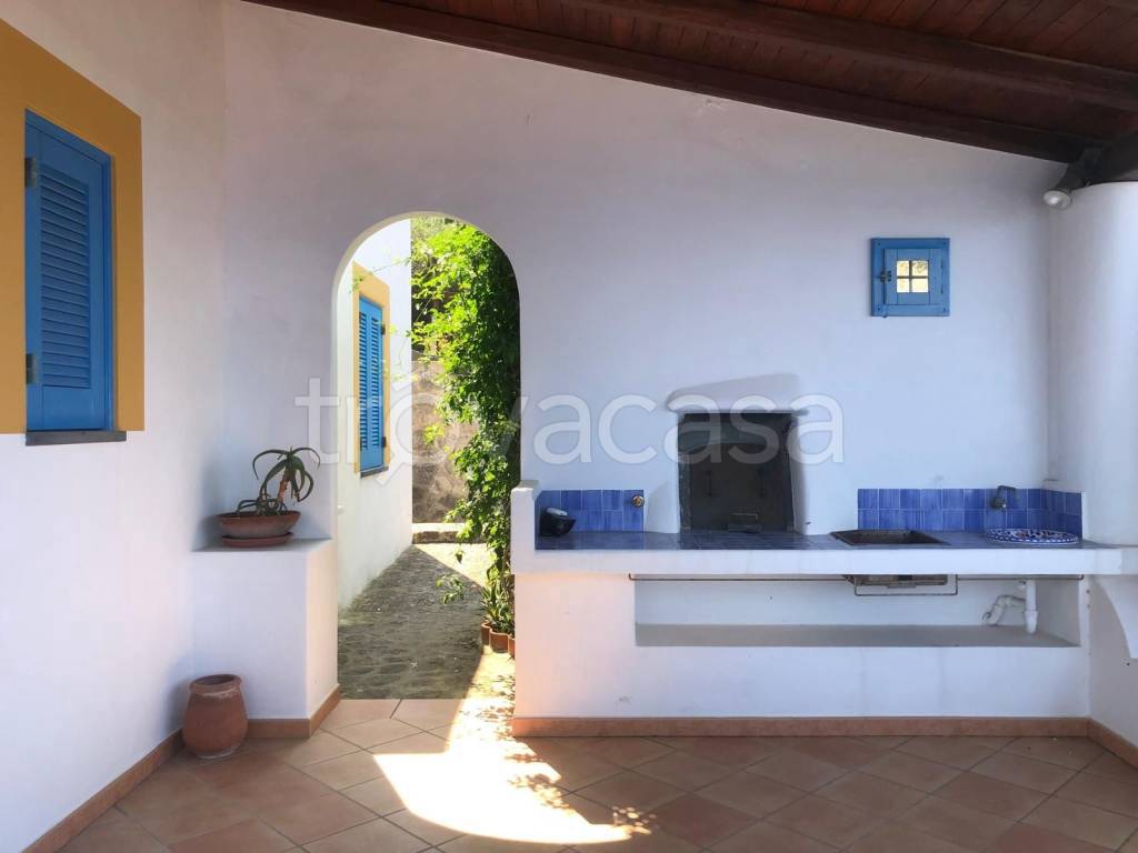 casa indipendente in vendita a Lipari