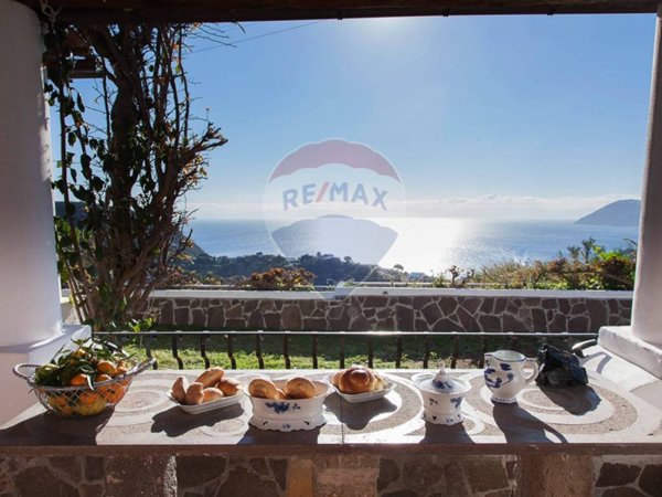 casa indipendente in vendita a Lipari