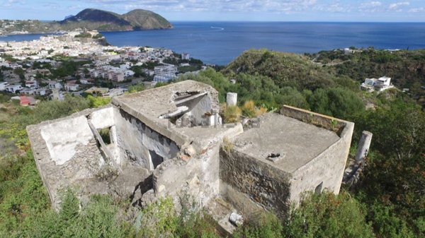 quadrivano in vendita a Lipari