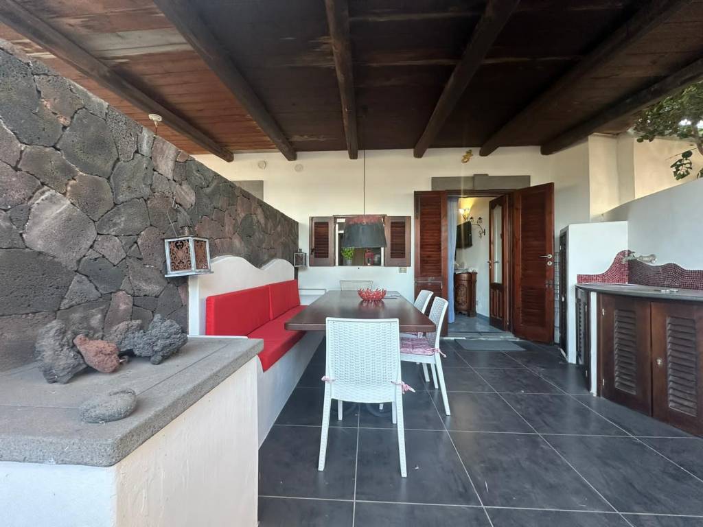 casa indipendente in vendita a Lipari