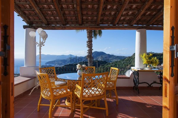 casa indipendente in vendita a Lipari