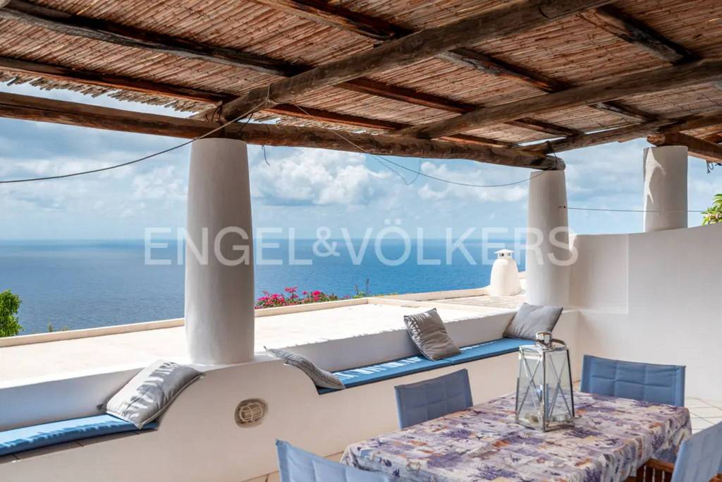 casa indipendente in vendita a Lipari