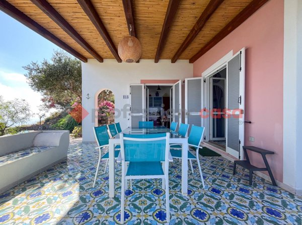 casa indipendente in vendita a Lipari